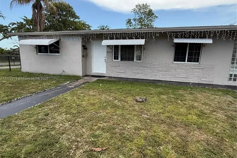 300 SW 9th Ave # 1, Hallandale Beach FL 33009