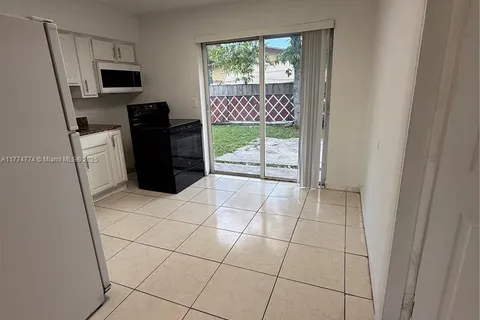300 SW 9th Ave # 1, Hallandale Beach FL 33009