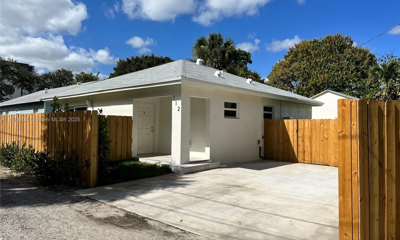 112 N D St # 2, Lake Worth FL 33460