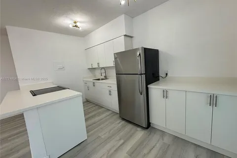 9270 E Bay Harbor Dr # 4A, Bay Harbor Islands FL 33154