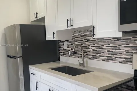 7840 NW 5th Ave # 4, Miami FL 33150