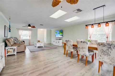 17081 W Starfish Ln W, Sugarloaf FL 33042
