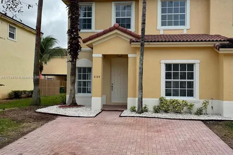 4144 NE 26th St, Homestead FL 33033