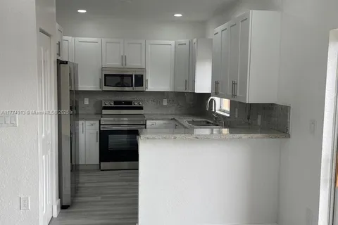 4144 NE 26th St, Homestead FL 33033