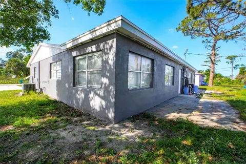 5112 La Salle St # B, Fort Pierce FL 34951