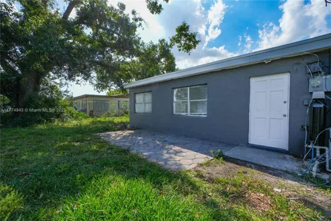 5112 La Salle St # B, Fort Pierce FL 34951