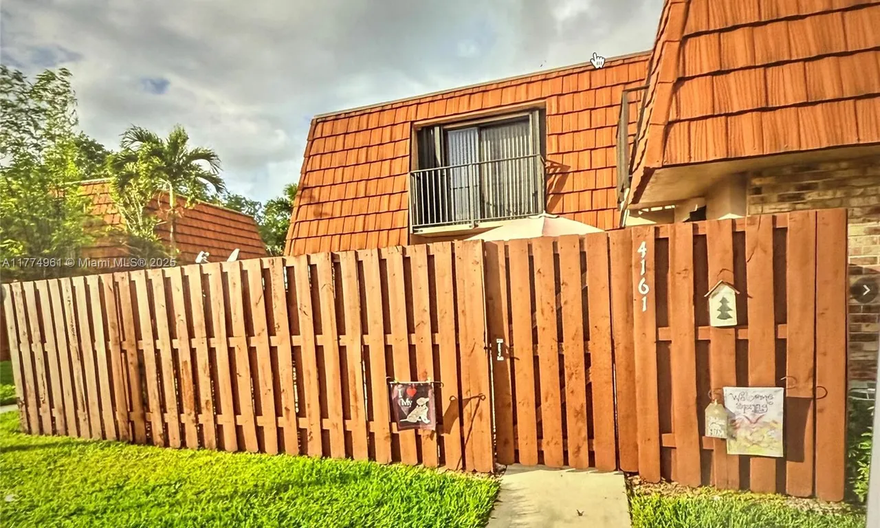4161 Forest Hill Dr, Cooper City FL 33026