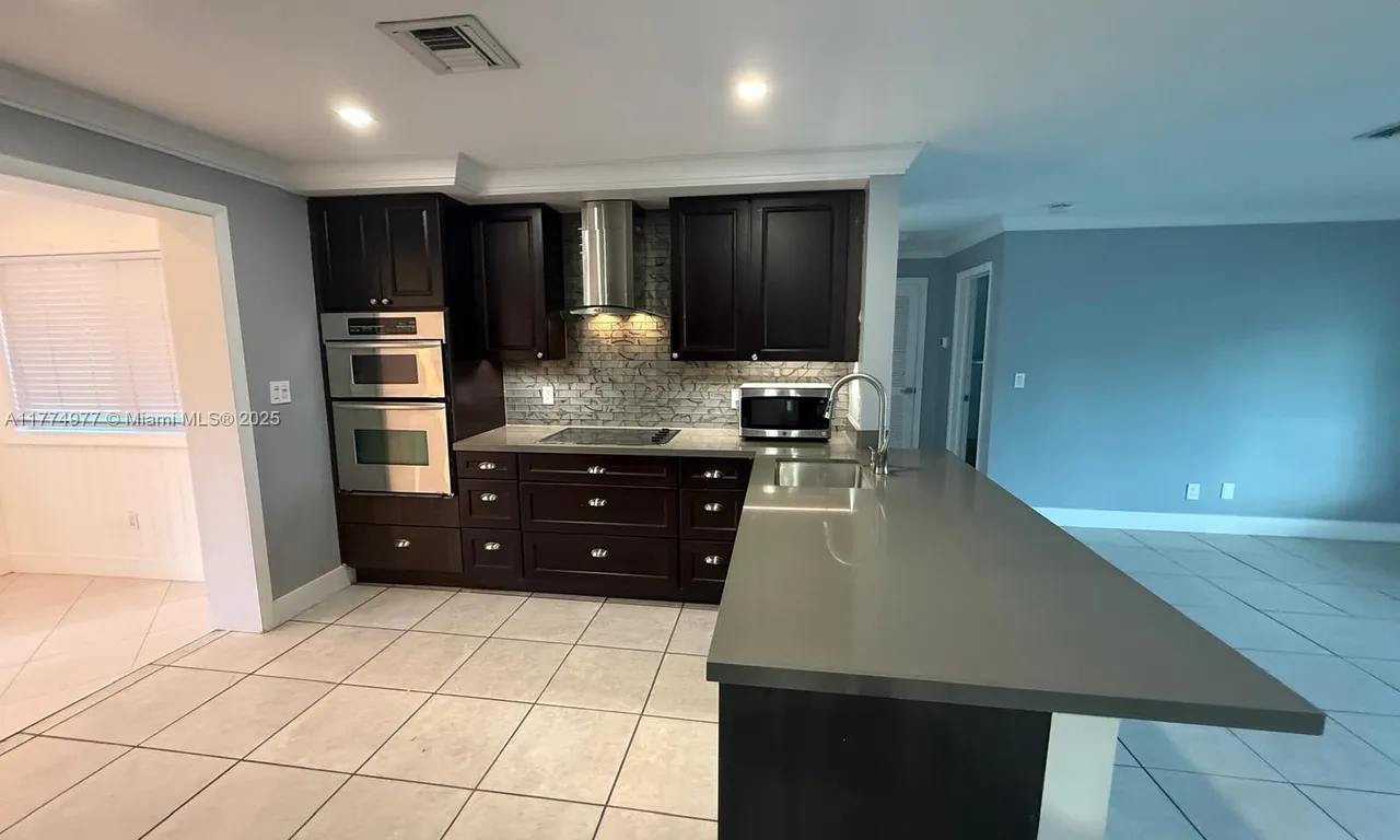 2765 SW 47th St # 2765, Dania Beach FL 33312