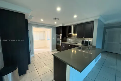 2765 SW 47th St # 2765, Dania Beach FL 33312