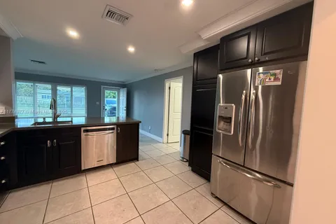 2765 SW 47th St # 2765, Dania Beach FL 33312