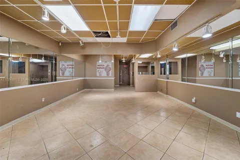 2669 E Commercial Blvd, Fort Lauderdale FL 33308