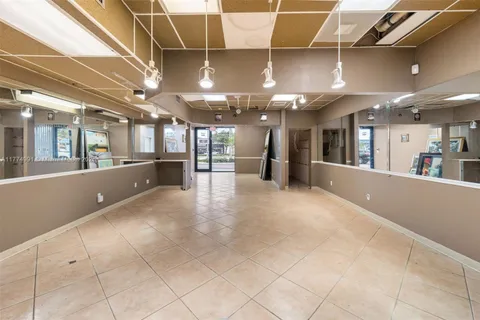 2669 E Commercial Blvd, Fort Lauderdale FL 33308