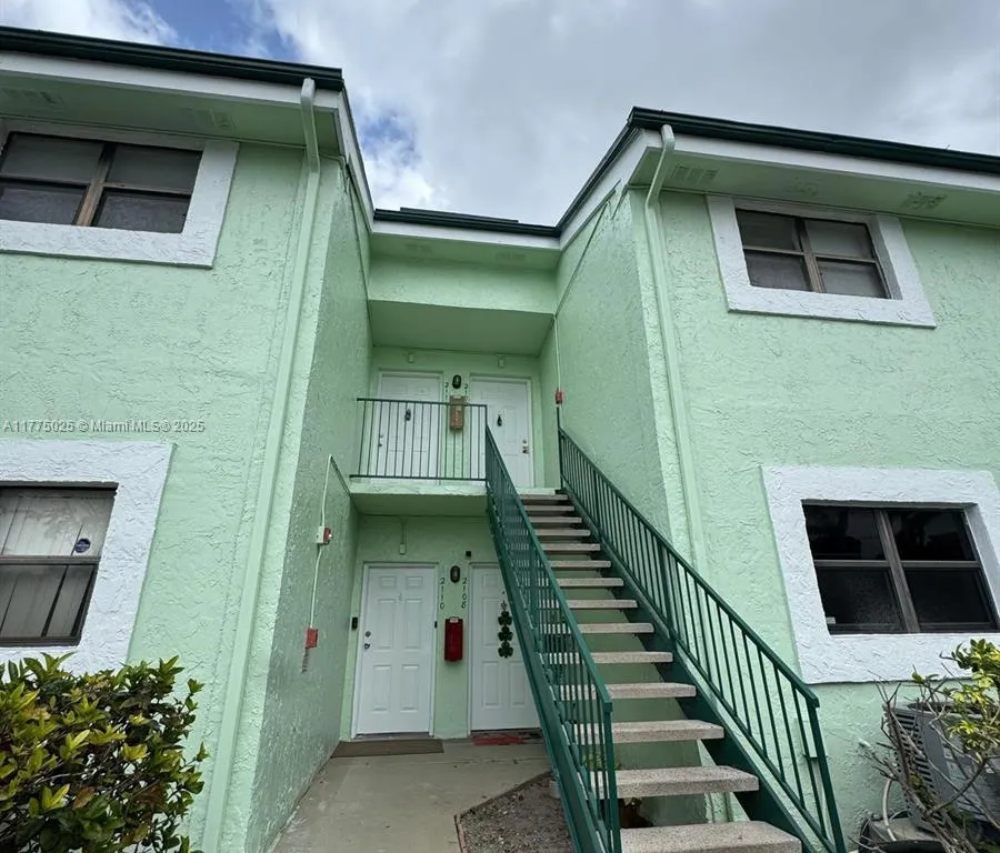 4096 N Pine Island Rd # 2111, Sunrise FL 33351