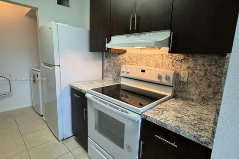 4096 N Pine Island Rd # 2111, Sunrise FL 33351