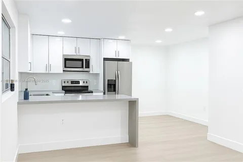 215 W 19th St # 0, Hialeah FL 33010