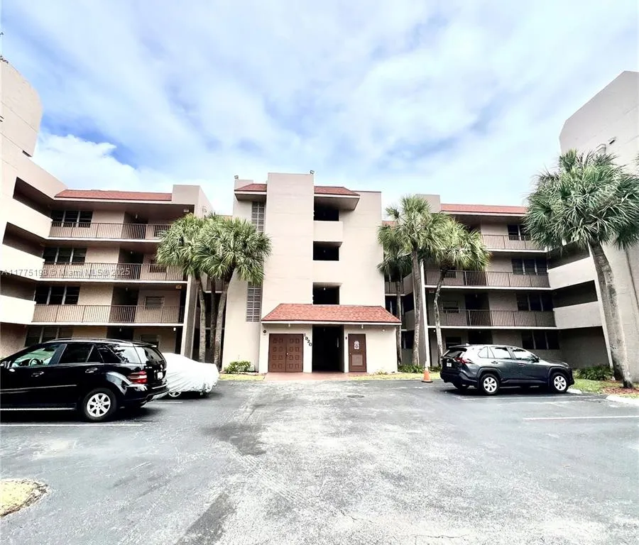 1920 Sabal Palm Dr # 404, Davie FL 33324
