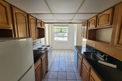 16400 NE 17th Ave # 206, North Miami Beach FL 33162