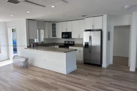 2449 SW 7th St, Fort Lauderdale FL 33312