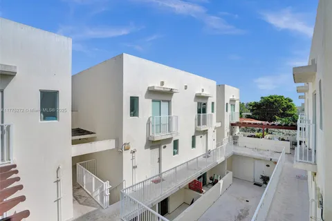 630 85th St # 201, Miami Beach FL 33141