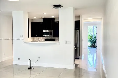 4536 S Aqua Bella Ln, Dania Beach FL 33312