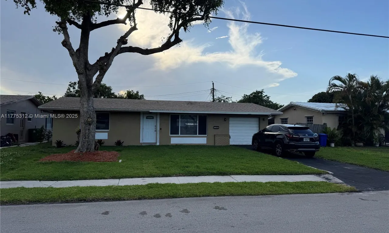 2340 Oleander Dr, Miramar FL 33023