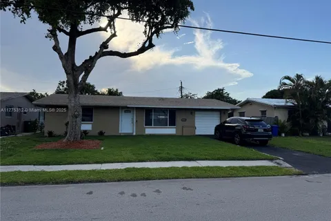 2340 Oleander Dr, Miramar FL 33023