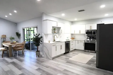 7601 Forest Green Ln, Boynton Beach FL 33436