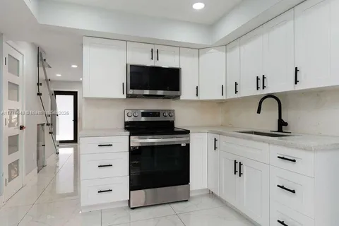 5431 W 22nd Ct # 107, Hialeah FL 33016