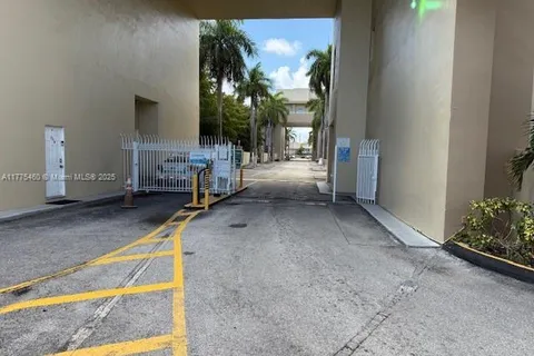 7420 W 20th Ave # 236, Hialeah FL 33016