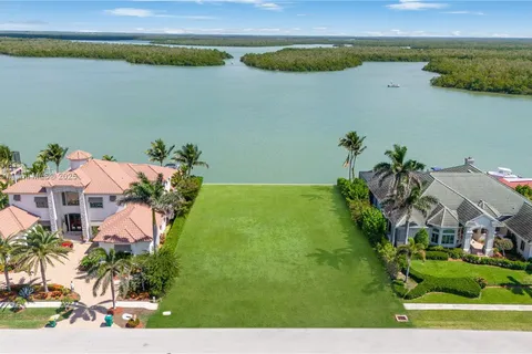 153 Stillwater Ct., Marco Island FL 34145