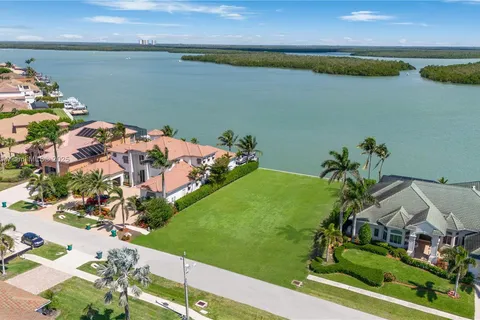 153 Stillwater Ct., Marco Island FL 34145