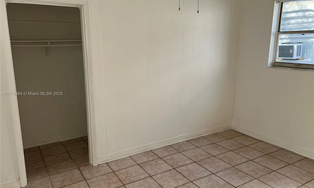 41 SW 7th Ave # 4, Dania Beach FL 33004