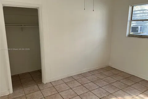 41 SW 7th Ave # 4, Dania Beach FL 33004