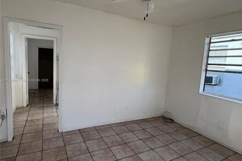 41 SW 7th Ave # 4, Dania Beach FL 33004