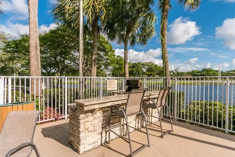 145 SW 96th Ter, Plantation FL 33324