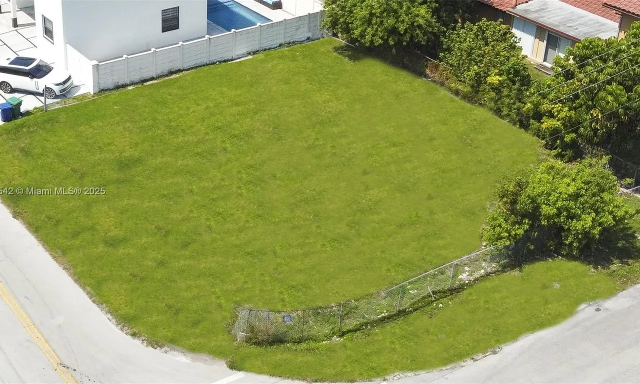13301 SW 41st St, Miami FL 33175