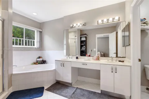 5620 NW 113th Pl # 5620, Doral FL 33178