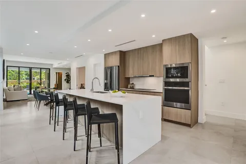 3643 SW 1st Ave # 3643, Miami FL 33145
