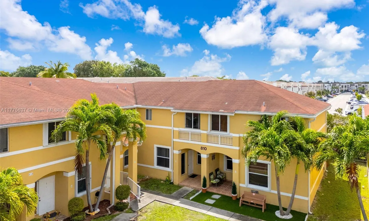 810 NE 212th Ter # 2, Miami FL 33179