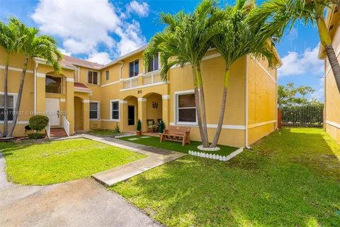 810 NE 212th Ter # 2, Miami FL 33179