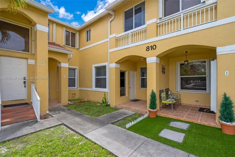 810 NE 212th Ter # 2, Miami FL 33179