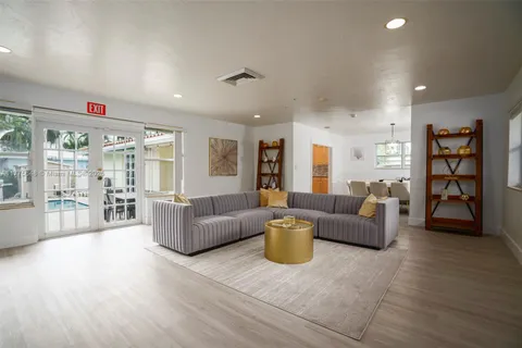 1254 Polk St, Hollywood FL 33019