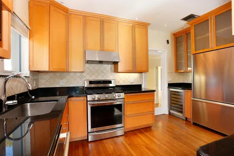 712 Navarre Ave, Coral Gables FL 33134