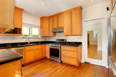 712 Navarre Ave, Coral Gables FL 33134