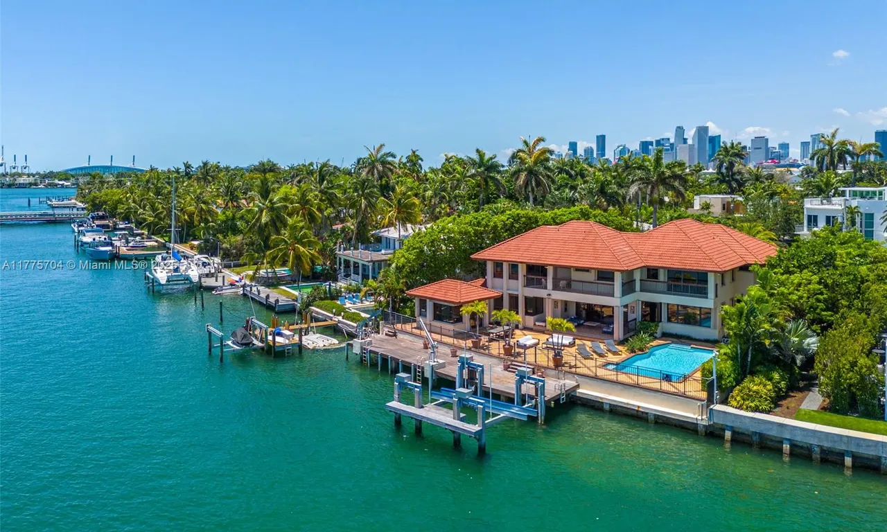 409 E San Marino Dr, Miami Beach FL 33139
