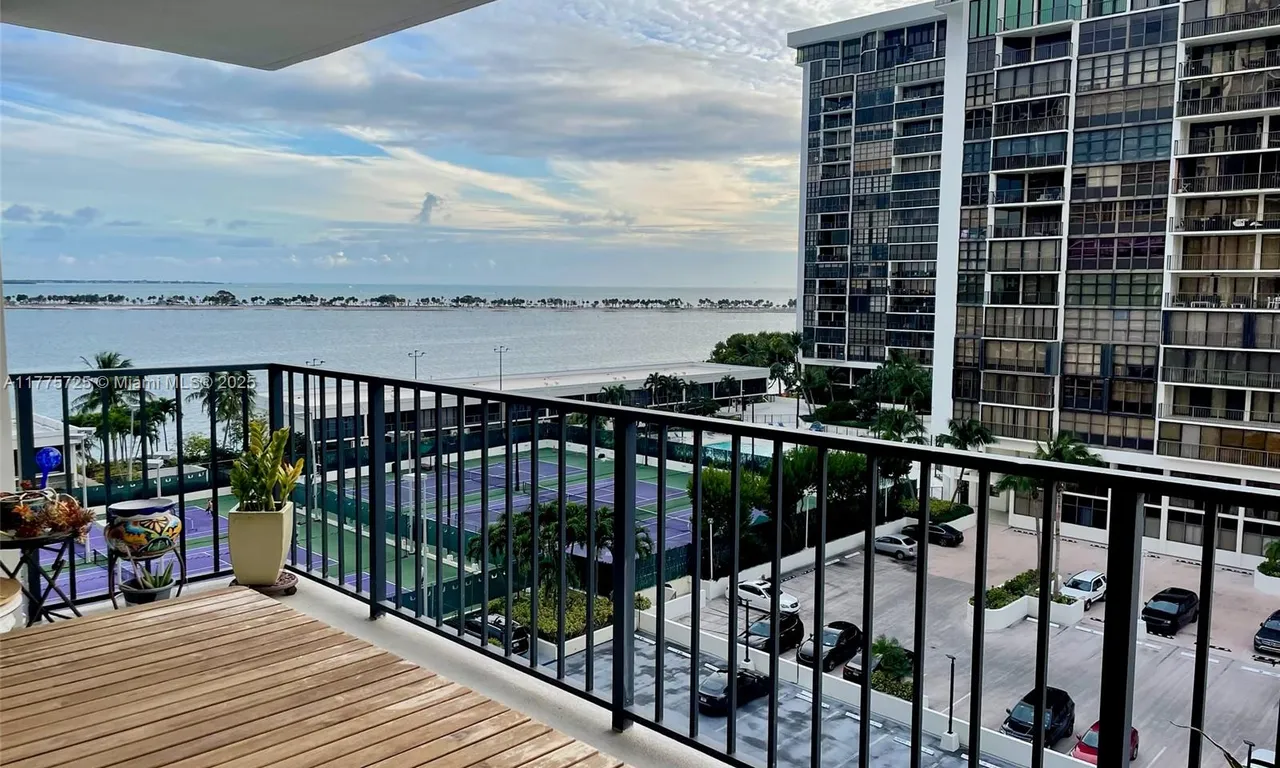 1901 Brickell Ave # B804, Miami FL 33129