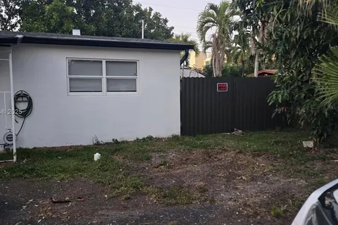 6661 Mckinley St, Hollywood FL 33024