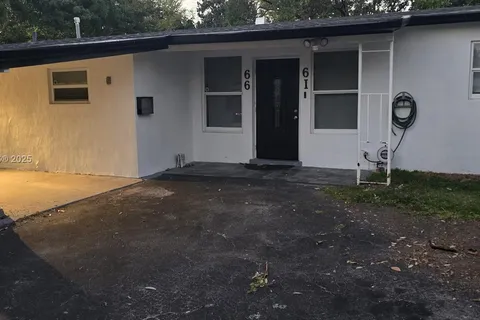 6661 Mckinley St, Hollywood FL 33024