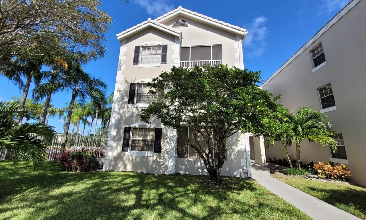 2861 N Oakland Forest Dr # 101, Oakland Park FL 33309