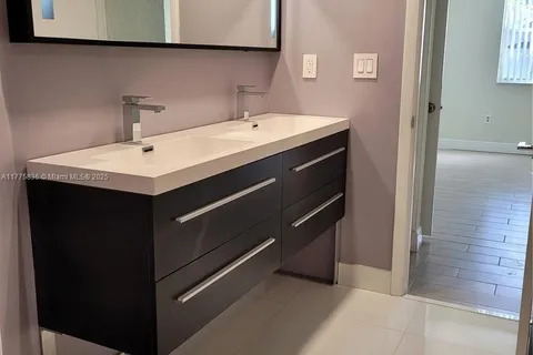2861 N Oakland Forest Dr # 101, Oakland Park FL 33309